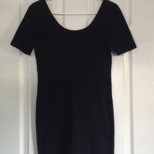 Sleeved Bodycon Black Dress